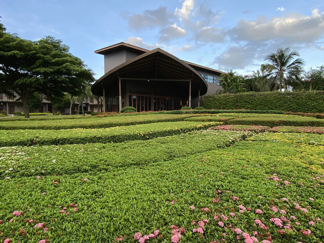 รีสอตวิวร้อยล้านริมทะเลปราณบุรี