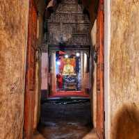 วัดไหล่หินหลวง ชมโบราณสถานของเมืองเขลางค์
