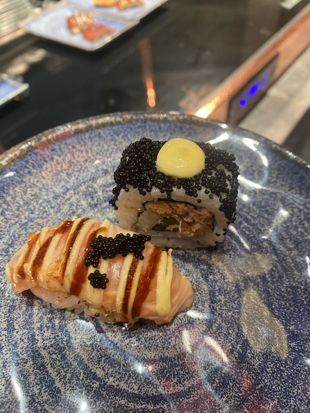 🌟曼格活海鮮火鍋🌟現切牛肉，壽司熱食，款式多到不得了！