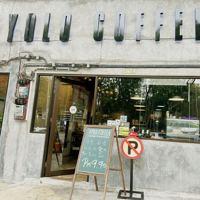 A Delightful Lunch Experience at YOLO Coffee