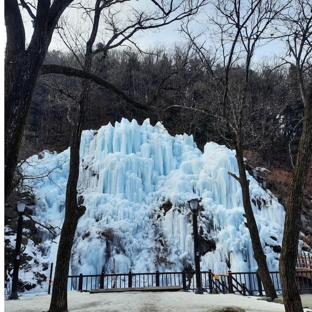 Chill Out: Eobi Ice Valley's Winter Wonderland