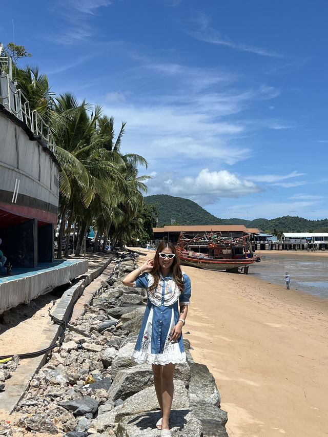 เที่ยวหาดบางเสร่ …. หาดสวยทน้ำใส วิวจึ้งมาก 