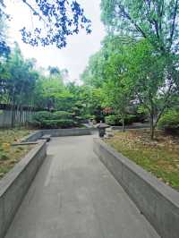 有着999尊佛像的万佛讲寺