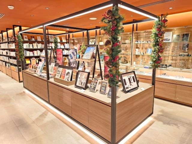 TSUTAYA BOOKSTORE INTERMARK MALL