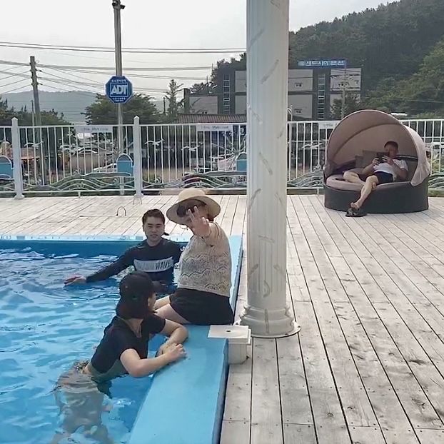 가족여행은 맛있는 음식! 그리고 수영장 있는 숙소가 최고~ 