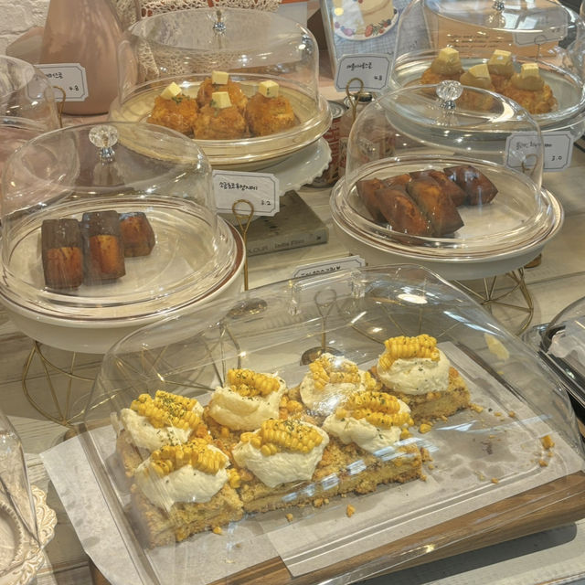 【韓国旅行🇰🇷/ソウル】韓国初心者にもおすすめ🤍ケーキがかわいいカフェ😽