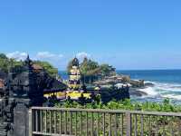 【バリ】海に浮かぶ姿は圧巻！タナロット寺院！！