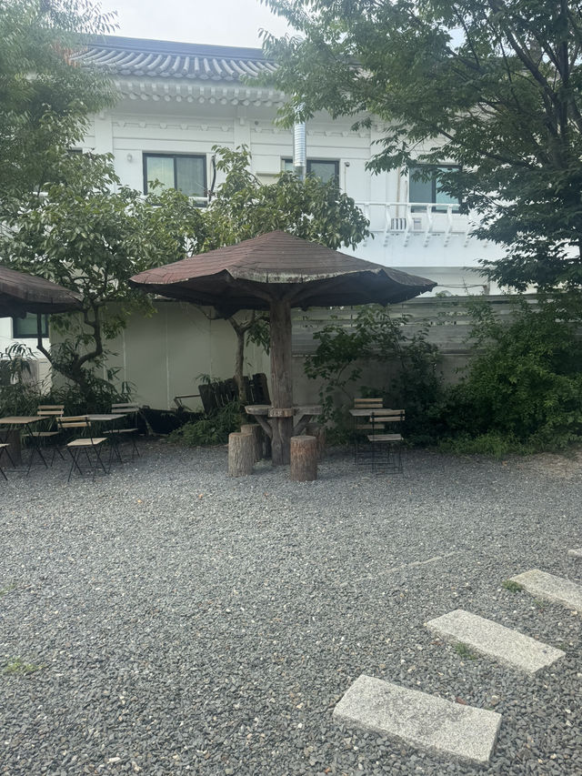수플레 케이크가 맛있는 감성카페 구릉