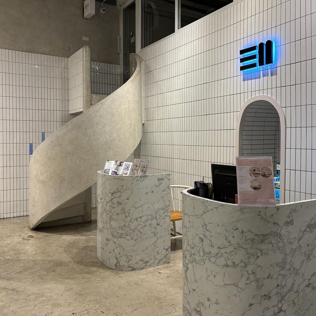 E11 Hotel ที่พักสไตล์ Modern Loft ติด BTS