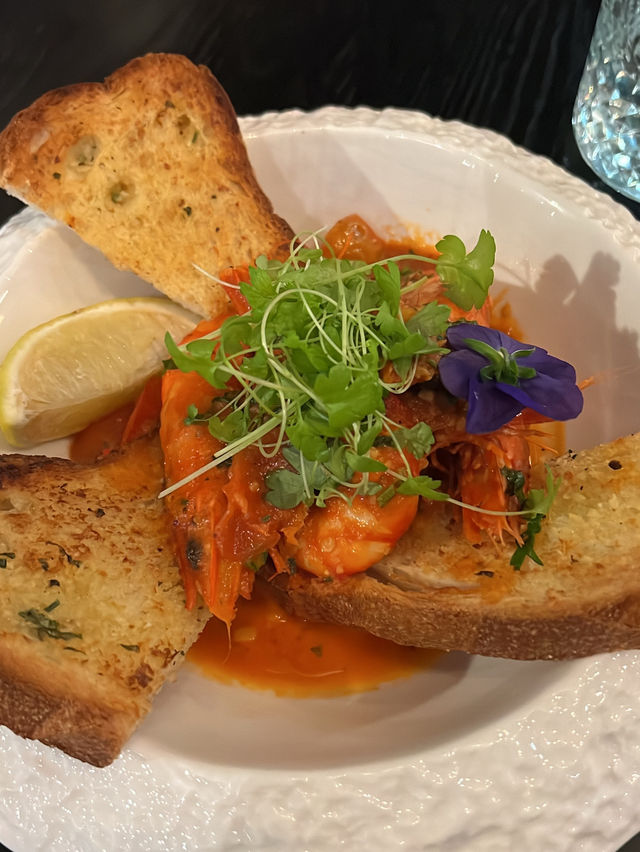 Best place to eat around Darling Harbour.