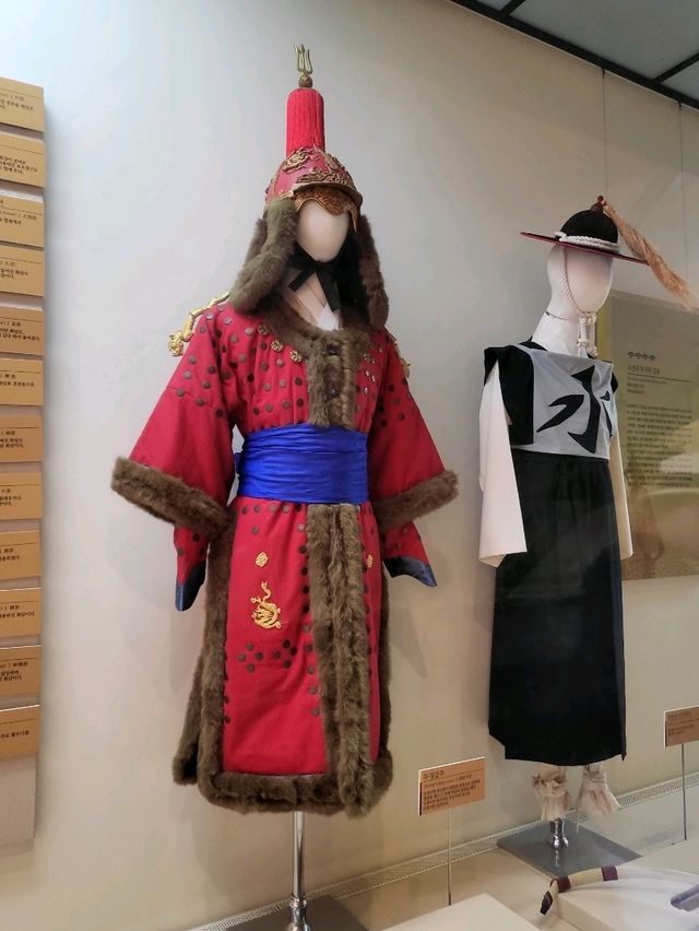 조선시대 수군 전시관이 있는 이순신상영관