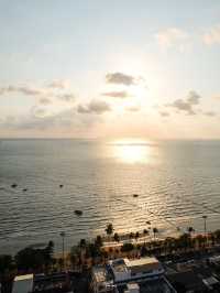 พาใจไปพักที่ D Varee Jomtien Beach Pattaya