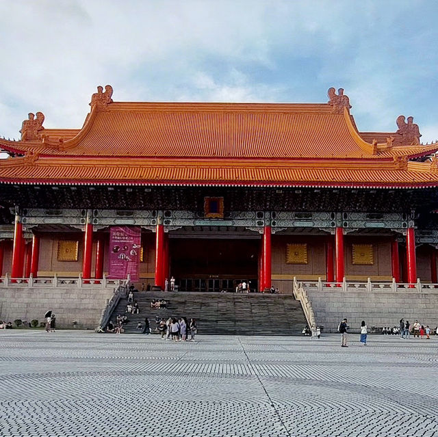 台北中正紀念堂 壯麗的建築與悠然的景觀