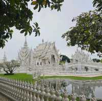 เที่ยวเชียงราย ไหว้พระวัดร่องขุ่นสวรรค์บนดิน