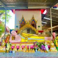 สักการะสิ่งศักดิ์สิทธิ์วัดราษฎร์ศรัทธา