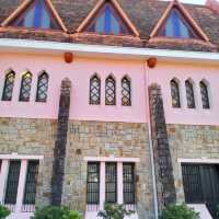 โบสถ์สีชมพู (Domaine de Marie Convent) ดาลัด