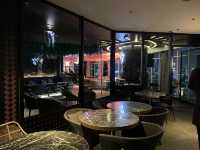 ดื่มด่ำกับวิวสวยๆ ของกรุงเทพ ที่ Blue District Bar