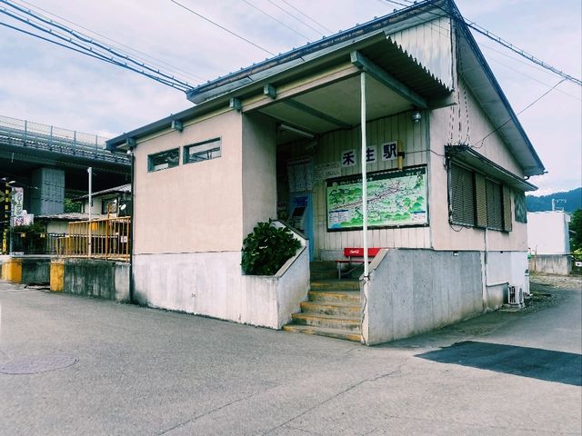 【山梨×禾生駅】ナルトラッピング電車に遭遇！
