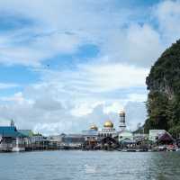 ไปล่องเรือกับสถานที่ยอดฮิตของจังหวัดพังงา...