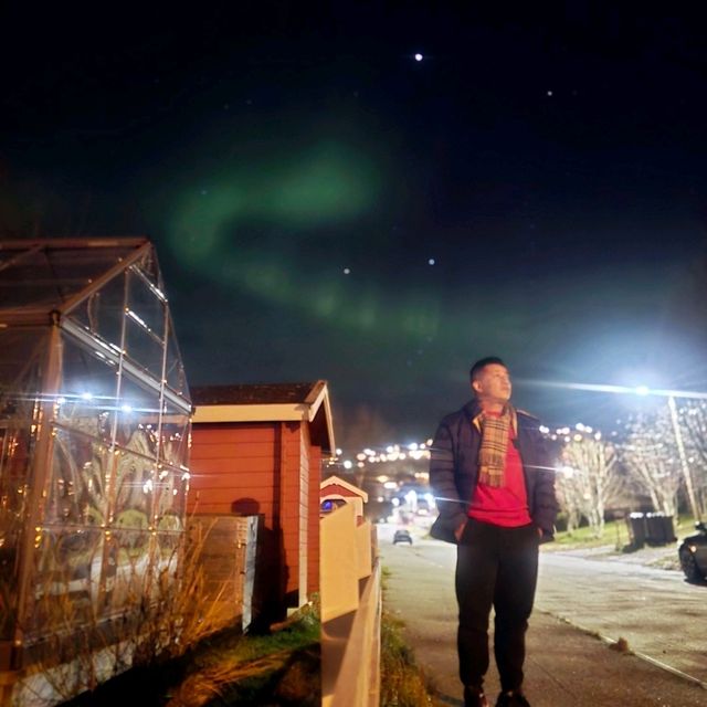 แสงเหนือที่เมือง Kirkenes ประเทศนอร์เวย์ สวัสด