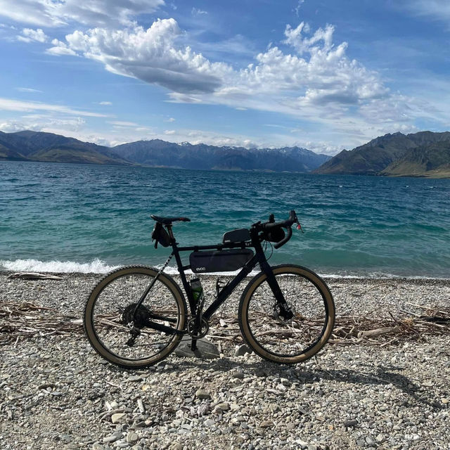 Nature’s Canvas: Discovering the Beauty of Lake Hawea