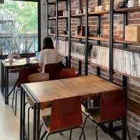 nice looking cafe