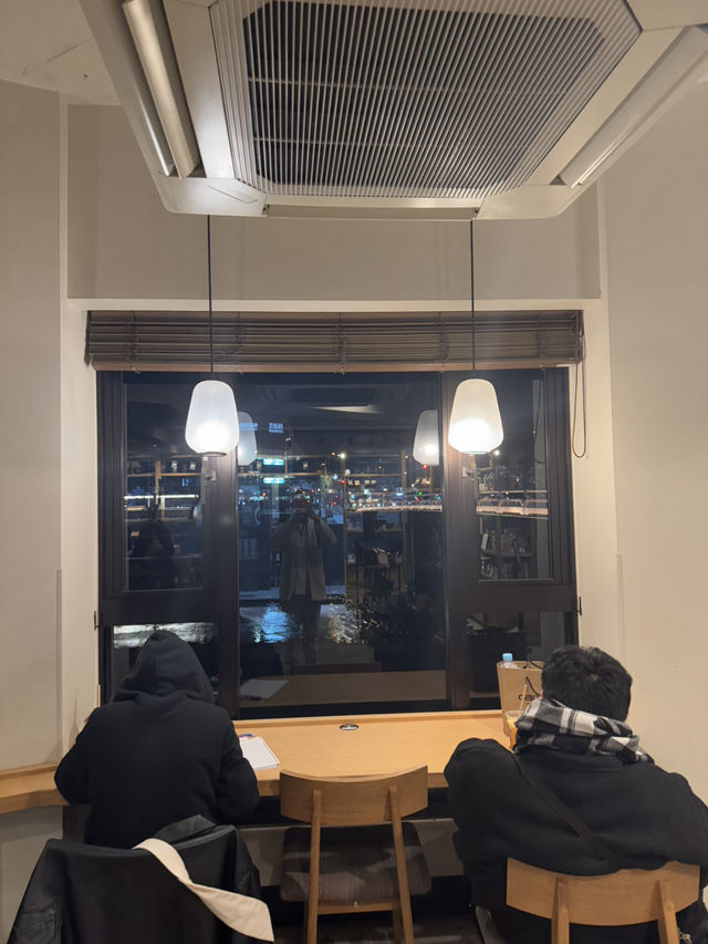 Beautiful Starbucks Coffee Kyoto Sanjo-ohashi Bridge