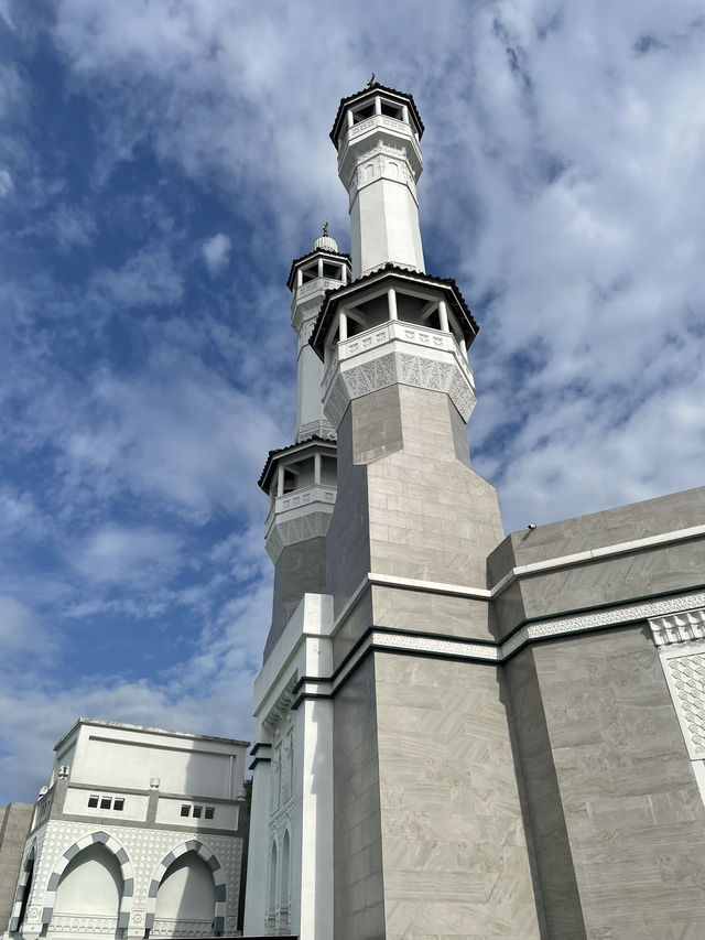 Modern design representing the Islamic architectural element
