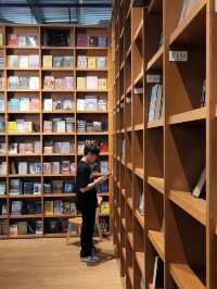 ✨Huge photogenic Book Store 