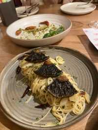Hide Dine & Wine ร้านไวน์ลับๆย่านอารีย์ 