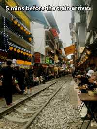 ☕️ Hanoi Train Street Guide & Tips! 🚊
