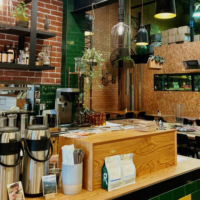 Roasted Perfection at Roastville Coffee