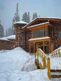 ❄️ Skiing Paradise in Gulmarg – A Winter Wonderland! ⛷️🏔️