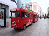 Eat, shop, and stroll around the city’s landmarks on ‘Nanjing Road’ in Shanghai.🏫✨