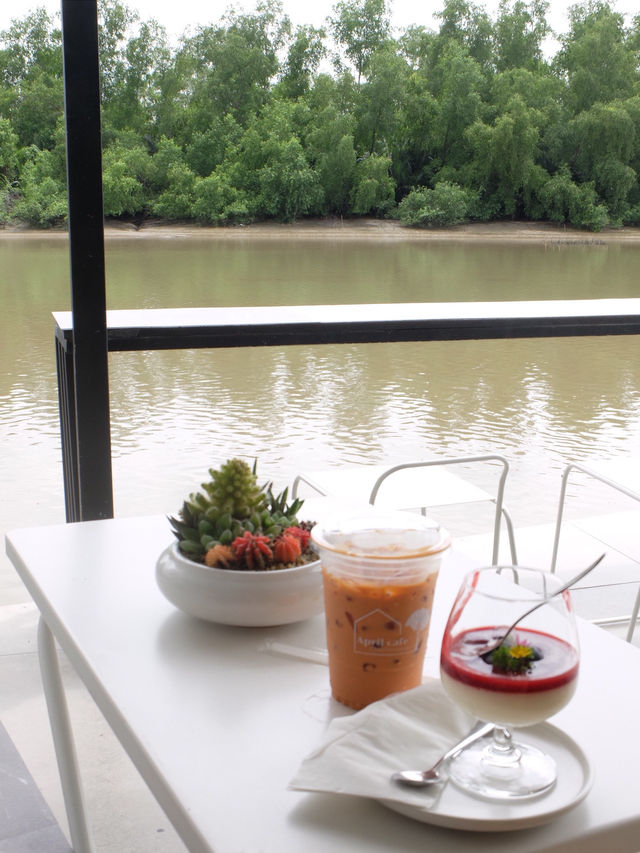 April Cafe’ ที่บางคล้า แปดริ้ว