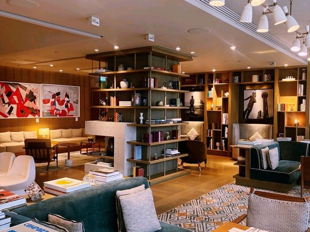 Stay at Hari Hong Kong