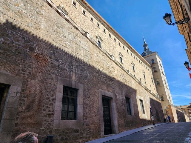 [🇪🇸トレド] 中世の風景と歴史が息づく街並み、名産コルクとともに