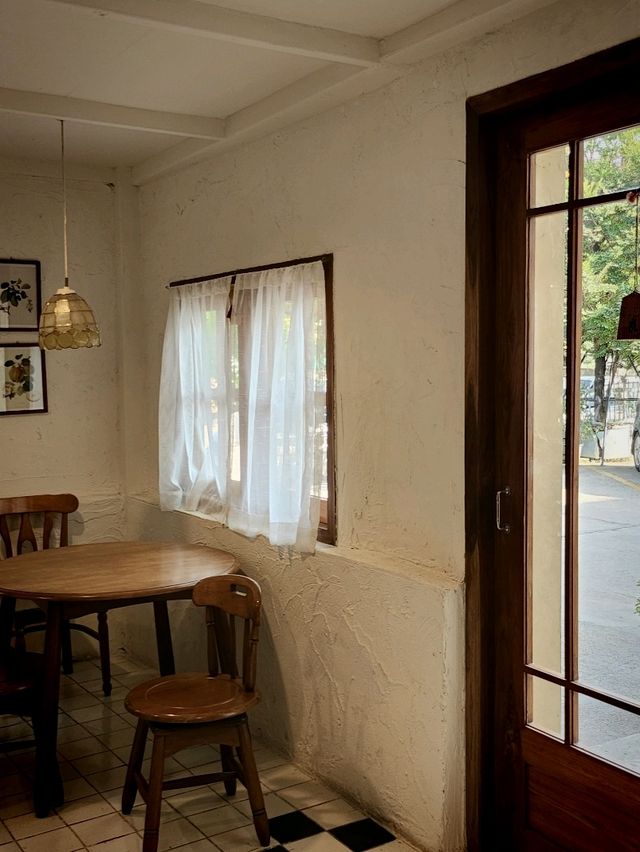 Charlotte Hut Coffee & Tea Bar