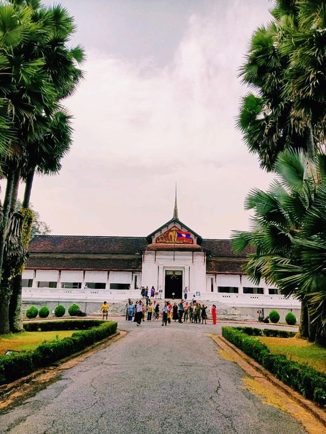 老撾瑯勃拉邦著名景點：瑯勃拉邦王宮，適合打卡拍照📸
