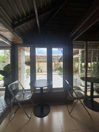 ชิลเบาๆ ในเมืองคอน @225 Old Town คาเฟ่น่านั่ง