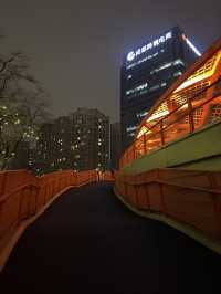 Twin tower ตึกแฝด กลางย่านธุรกิจ ที่เฉิงตู
