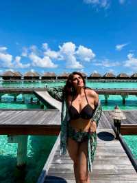 🌊🌴 Explore Maldives – A Slice of Paradise on Earth! 🐚☀️