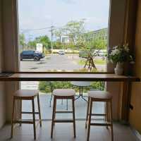 ✳️LIVIN CAFE | คาเฟ่มินิมอลโทนสีอบอุ่น✴️