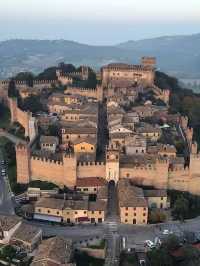 The village of Gradara in Italy 🥰🇮🇹 