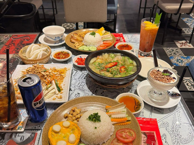 Aunt Mai Canteen 