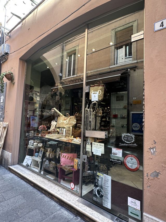 遊意大利拉文娜小鎮🇮🇹欣賞中世紀古建築🏛️
