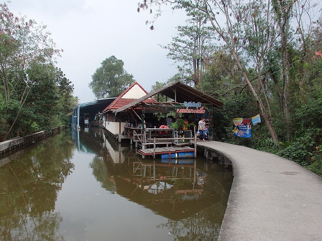 🌿🚣 PHRA PRADAENG WEEKEND ESCAPE: Bangkok’s Secret Green Oasis!