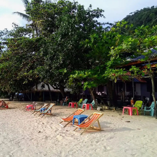 เที่ยวทะเลที่น้ำใส สุดชิวที่ตราด 🌴
