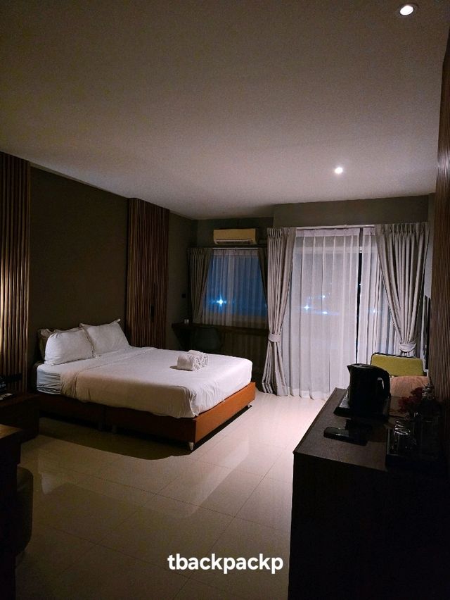 โรงแรมคุ้มค่า ที่ศรีมหาโพธิ The Bed's 304 🛌🏡