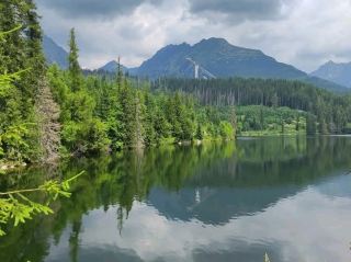 高塔特拉山區的斯特爾布斯凱湖（Štrbské pleso）